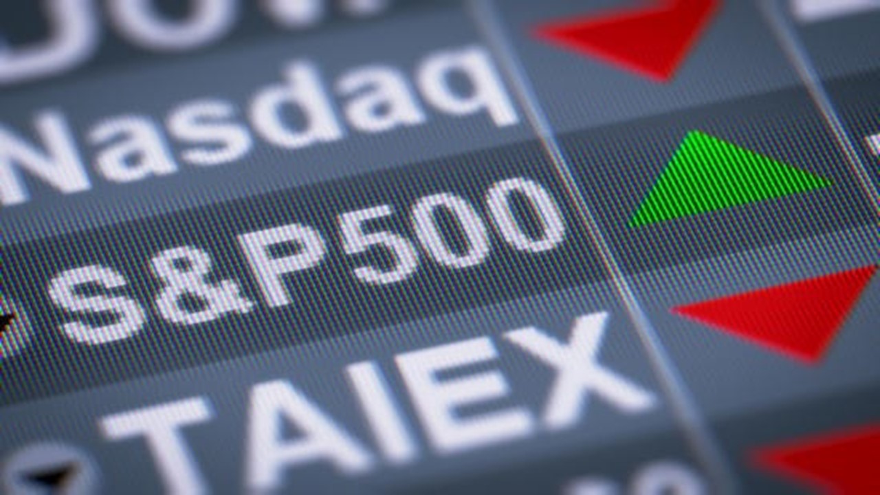 S&P 500 aproxima-se de máxima recorde com aumento de apostas em estímulo