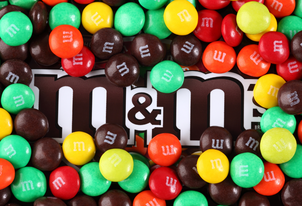 Mars diz que seus M & Ms não contribuem mais para o desmatamento